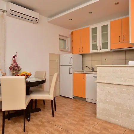Apartments Luetic Makarska Exterior photo